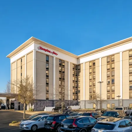 Hampton Inn Boston Logan Airport Отели рядом с достопримечательностью «Revere Beach»