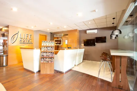 Citihub Hotel @Mayjen Отели рядом с достопримечательностью «Loop»