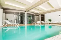 Best Western Plus Hotel de la Cite Royale - piscina