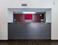 Red Roof Inn Kingsland - Parkplatz