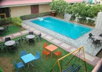 Jps Resort with Swimming Pool Near IMT Manesar - รีสอร์ท