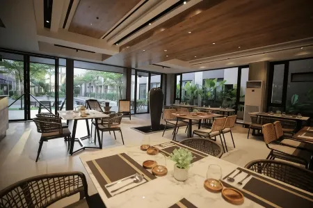 The Maximilian Hotel