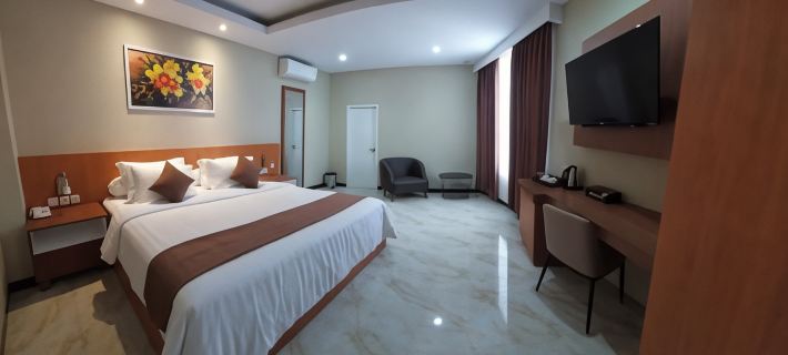 Grand Avira Hotel โรงแรมในอัมบน