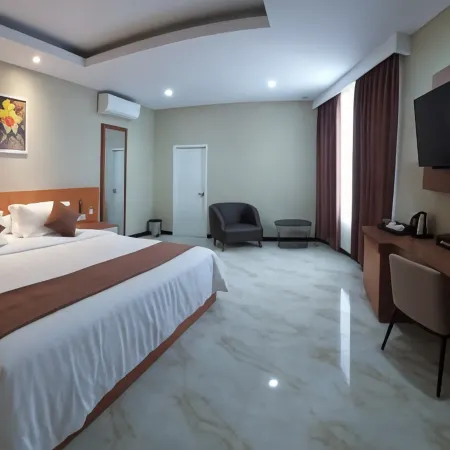 Grand Avira Hotel