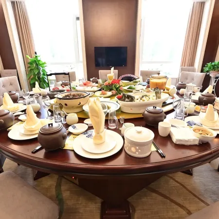 Fei County Inzone Garland Hotel