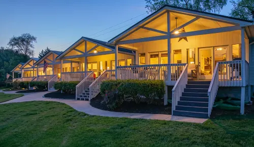 The Lakeside Cottage with 2 docks, pet friendly  in Hiawassee, GA - 3-Star