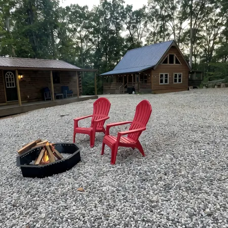 Hana Cabin at Windrock Ridge: Sleeps 5, Pet Friendly, Trail Access