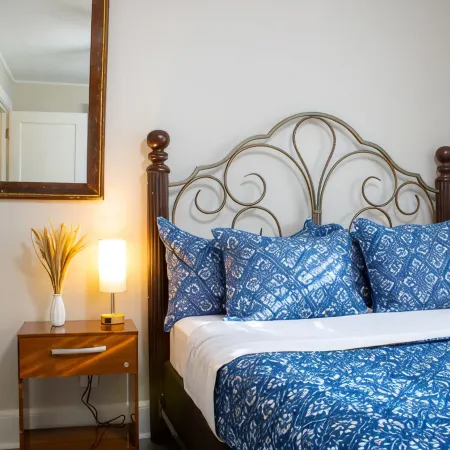 Charming 3-bedroom, 2 bathroom house with WiFi, AC in wonderful Goldsboro.