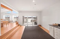 Luxury Lakefront Escape - 25 mins from Lake Geneva w/ Boat Rental