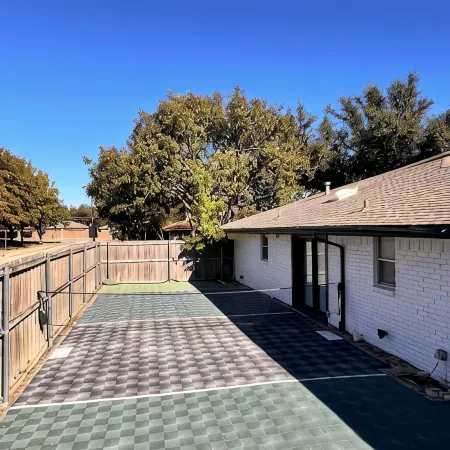 Pool, Heated Spa, Sports Court, BBQ