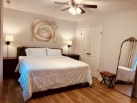 The Cozy Gray House - 3-Star