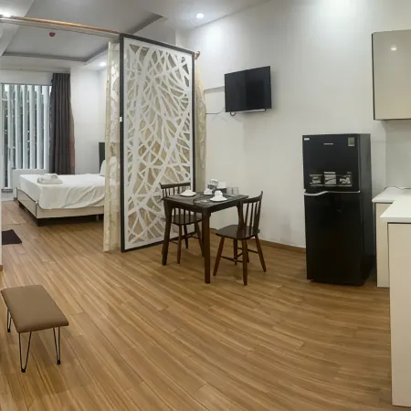 Full House Hotel & Apartment