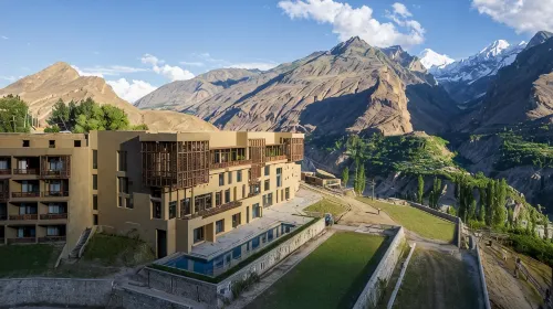 Hunza Serena Hotel - Parkering