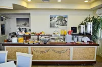 Hotel Grotta - breakfast