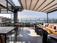 Spot Jurere Sophistication by the Sea - Spj's Hotels near Daniela