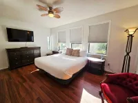 The West Coast Lodge: Private, Gorgeous, and Ready for Your Friends and Family! - 방갈로