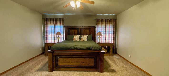 Charming Hilltop Hideaway Lodge in Blossom TX-4 bedroom- Sleeps up to 25 Hotels in Lamar County