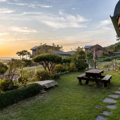 Ganghwa Plitvice Pension Hotel dekat Terminal Hwado