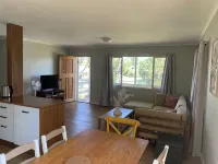 Central and Tidy 3 Bedroom house - Pet Friendly! - 3 tähden