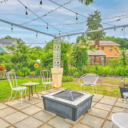 Maxie's retreat: Enjoy this charming house w/modern updates & timeless appeal.
