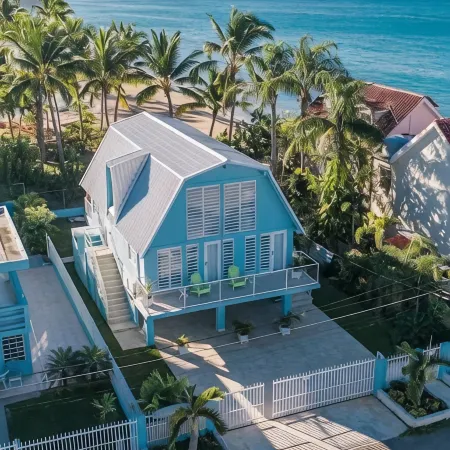 Adorable Beach House, Concha Azul in Sea Beach! Отели в г. Ринкон