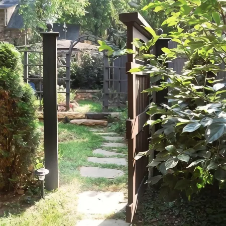 Lovely C.1890 Flat with Garden in Historic Downtown
