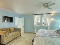 On Dover Beach, close to golf, surfing and much more. Discounts available - balcony