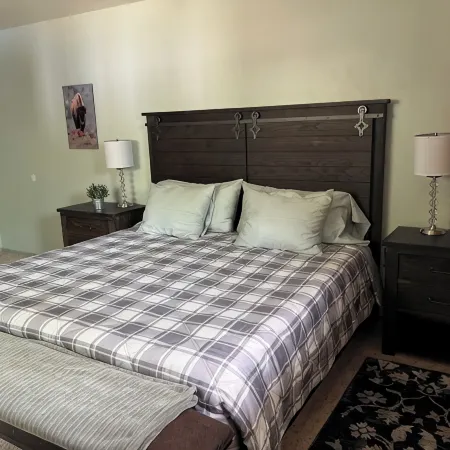 Charming 3-bedroom house with WiFi, AC in awesome Gardiner near Yellowstone.