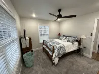 Trailer and pet-friendly! Hot tub! Minutes to Windrock and Frozen Head!