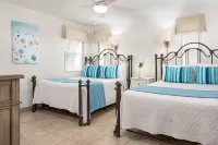 OCEANFRONT GRACE BAY top floor Coral Gardens