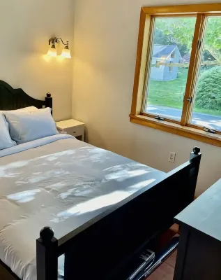 Sweet comfy cottage on Small Point Road - Wifi