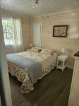 Newly renovated waterfront cottage with spectacular sunset views