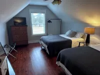 The family friendly, easily accessible new Peacefulside Retreat!