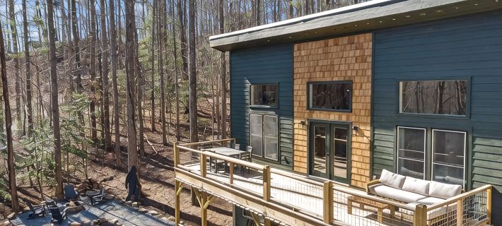 NEW Mountain Modern Hideaway! - Walk to Disc Golf Hotels in McDowell County