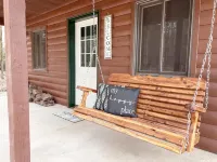 Owls Nest cabin with hot tub near Pomme de Terre lake!