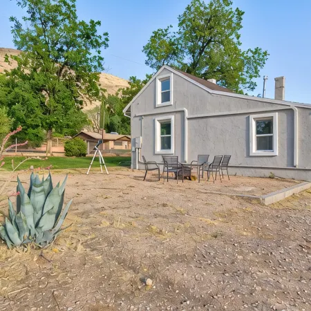 1924 Zion Western Farmhouse