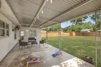 NEW remodeled Charming Home. 3-bedroom/2 full bath close to downtown Boerne.
