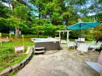 Beautiful property with hot spa and private swimming pool. Has king bed & more.