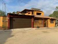 Casa Olivia con Alberca y Garage Hotels in 