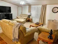 Charming 3 bedroom lake front house in Gilbertsville with WiFi and AC - 3 tähden