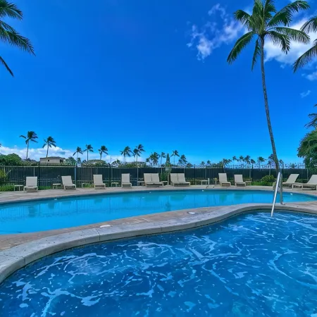 Tropical Rendezvous Suite - Luxury Studio in tropical gardens with koi ponds.