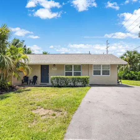 Close to parks, beaches and downtown Naples