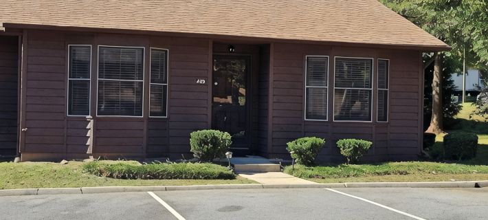 Charming 3-bedroom townhome in welcoming High Point near HPU University Hotels in High Point
