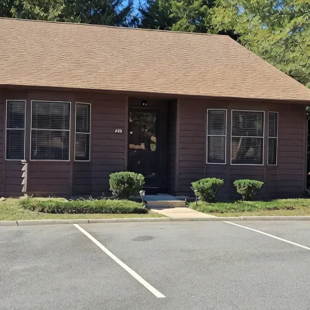 Charming 3-bedroom townhome in welcoming High Point near HPU University