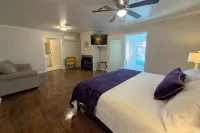 Belle of Belton-Spacious/Central Location/Pool/Hot Tub/Game Room w/ Pool Table