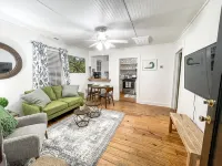 Cheerful tiny home by the Bay