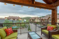 Luxury Condo with Hot Tub, Pool, & Private Patio in the Heart of Winter Park!