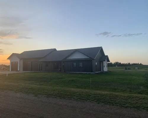 Home in Spring/Cow Creek. 15 miles North of Pierre, SD Hotels in Sully County
