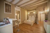 Oisife Apartments - Parvekkeita