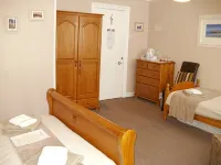 Chiverton House Guest Accommodation - parking